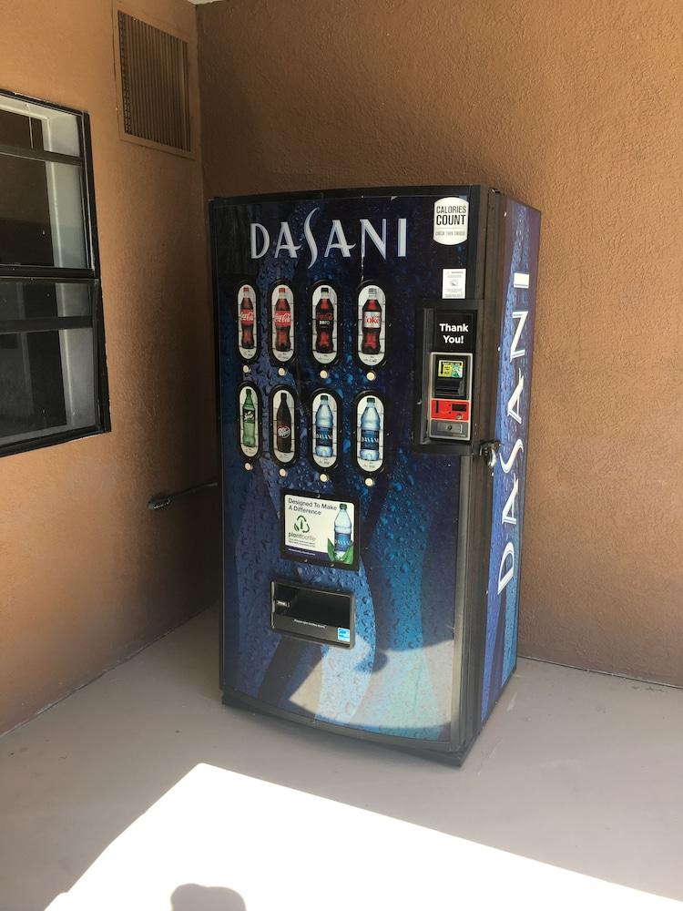 Days Inn By Wyndham Tucson Airport Drexel Heights Extérieur photo