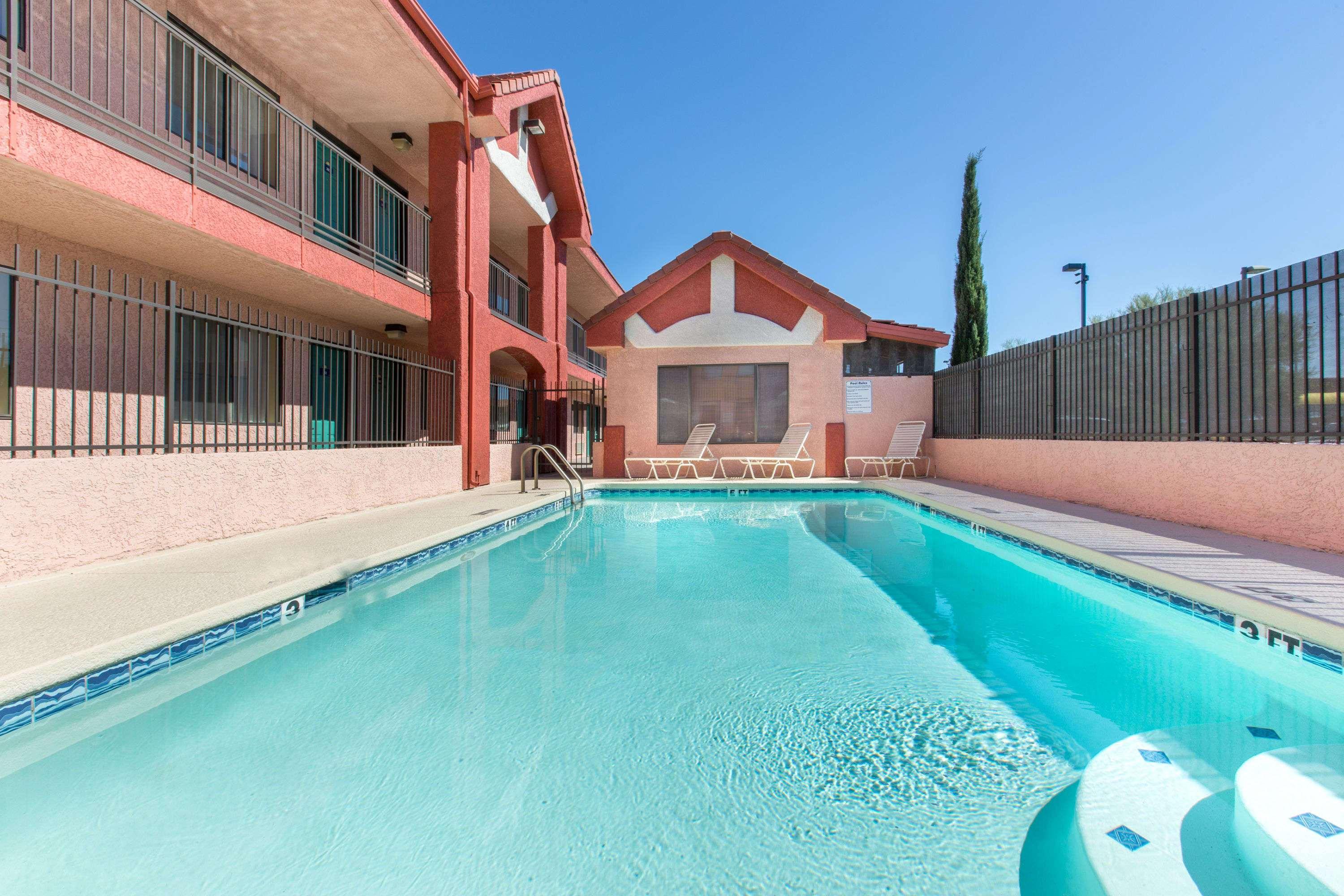 Days Inn By Wyndham Tucson Airport Drexel Heights Extérieur photo
