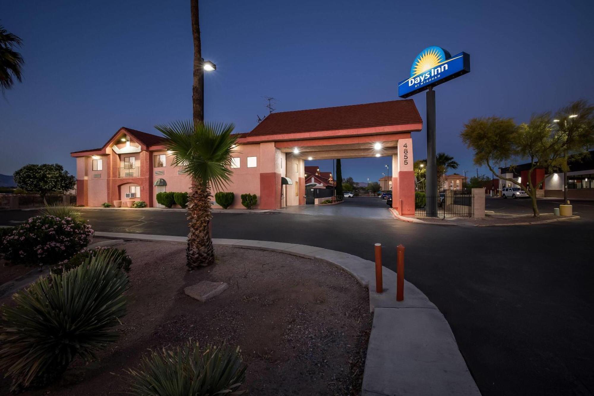 Days Inn By Wyndham Tucson Airport Drexel Heights Extérieur photo